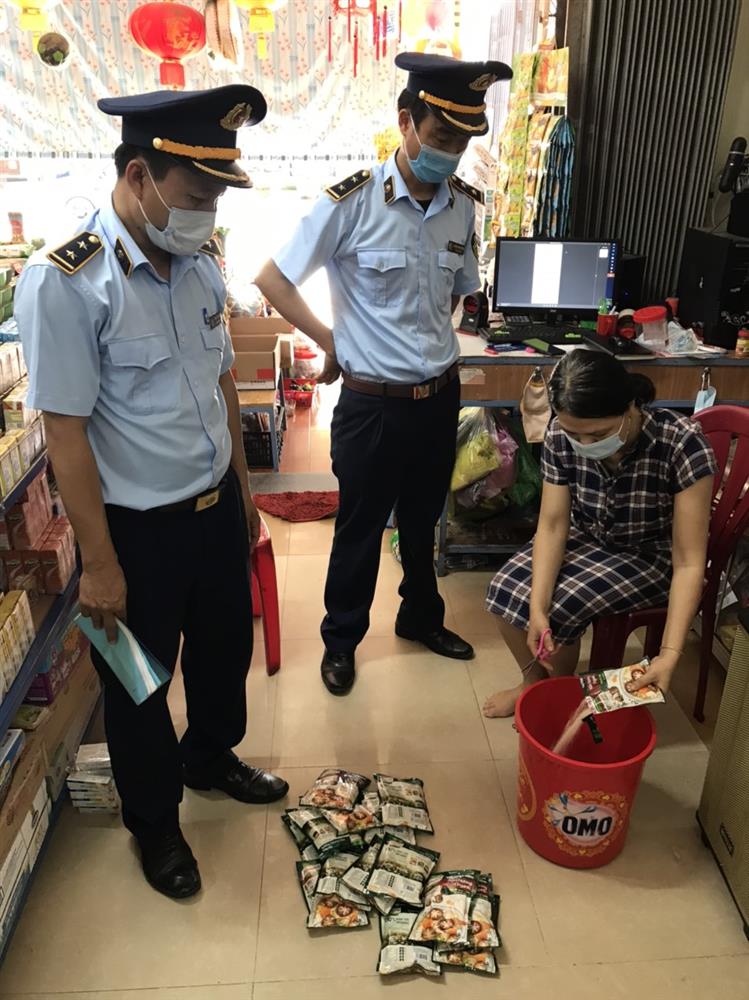 Cục QLTT tỉnh Quảng Trị: ra quân cao điểm chống buôn lậu, gian lận thương mại và hàng giả cuối năm